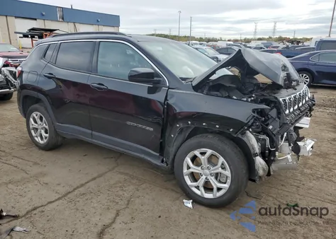 2024 Jeep Compass Latitude z USA, uszkodzony, nr VIN 3C4NJDBN6RT109582